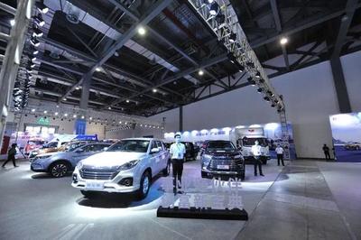 江铃多款热销车型亮相省产汽车展示洽谈会，引领区域汽车消费新热潮